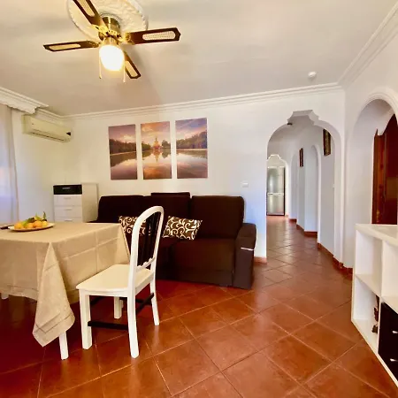 Casa 3 Habitaciones Con Piscina De Temporada Compartida Con Dos Estudios - - Jacuzzi Spa Consultar - Trassierra - 8Km De Cordoba -- Trassierrarooms Exterior foto