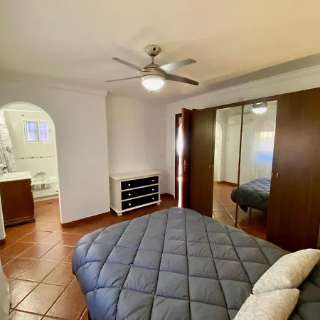 Casa 3 Habitaciones Con Piscina De Temporada Compartida Con Dos Estudios - - Jacuzzi Spa Consultar - Trassierra - 8Km De Cordoba -- Trassierrarooms Exterior foto