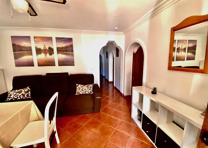 Casa 3 Habitaciones Con Piscina De Temporada Compartida Con Dos Estudios - - Jacuzzi Spa Consultar - Trassierra - 8Km De Cordoba -- Trassierrarooms